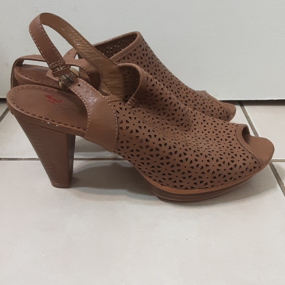 Leather heels - Picture 3 of 6